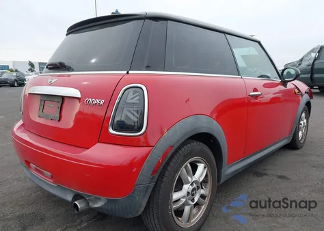 2013 Mini Hardtop Cooper z USA, uszkodzony, nr VIN WMWSU3C51DT685956